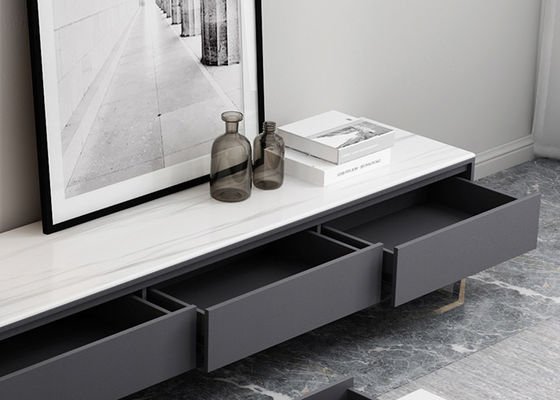 Unidad minimalista de la TV que hace juego la mesa de centro con los cajones
