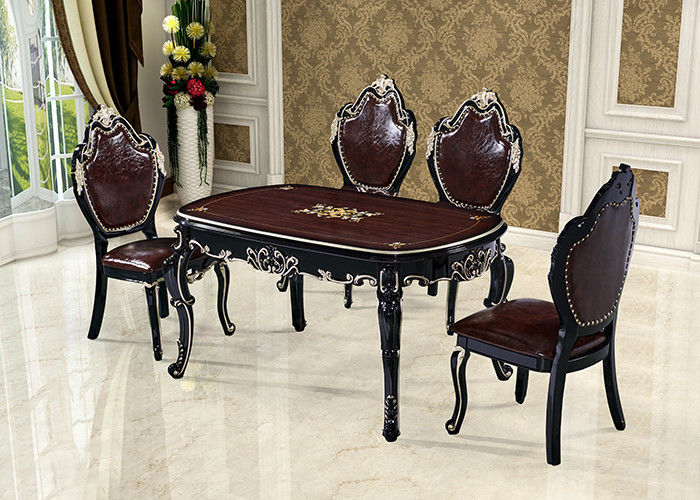 Tabla minimalista del comedor del estilo europeo de la familia