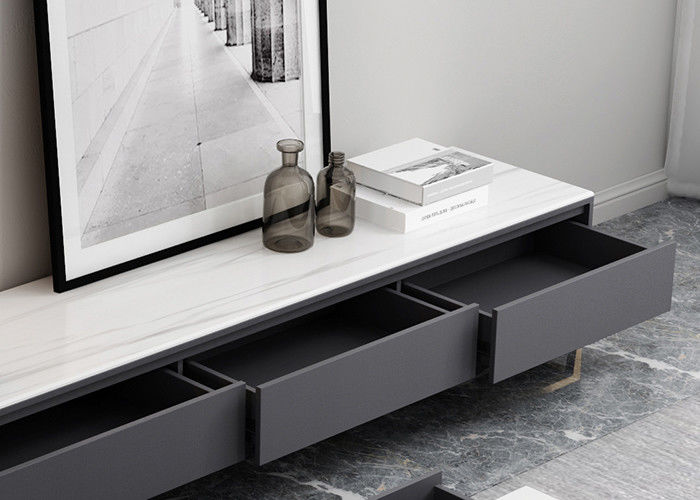 Unidad minimalista de la TV que hace juego la mesa de centro con los cajones